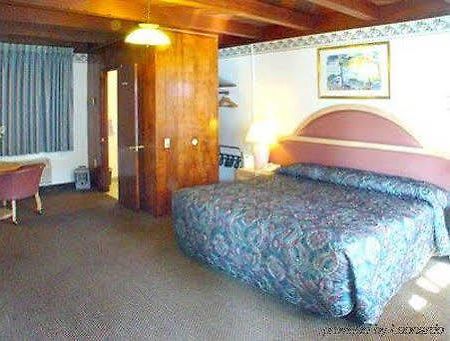 Cloverdale Oaks Inn Номер фото